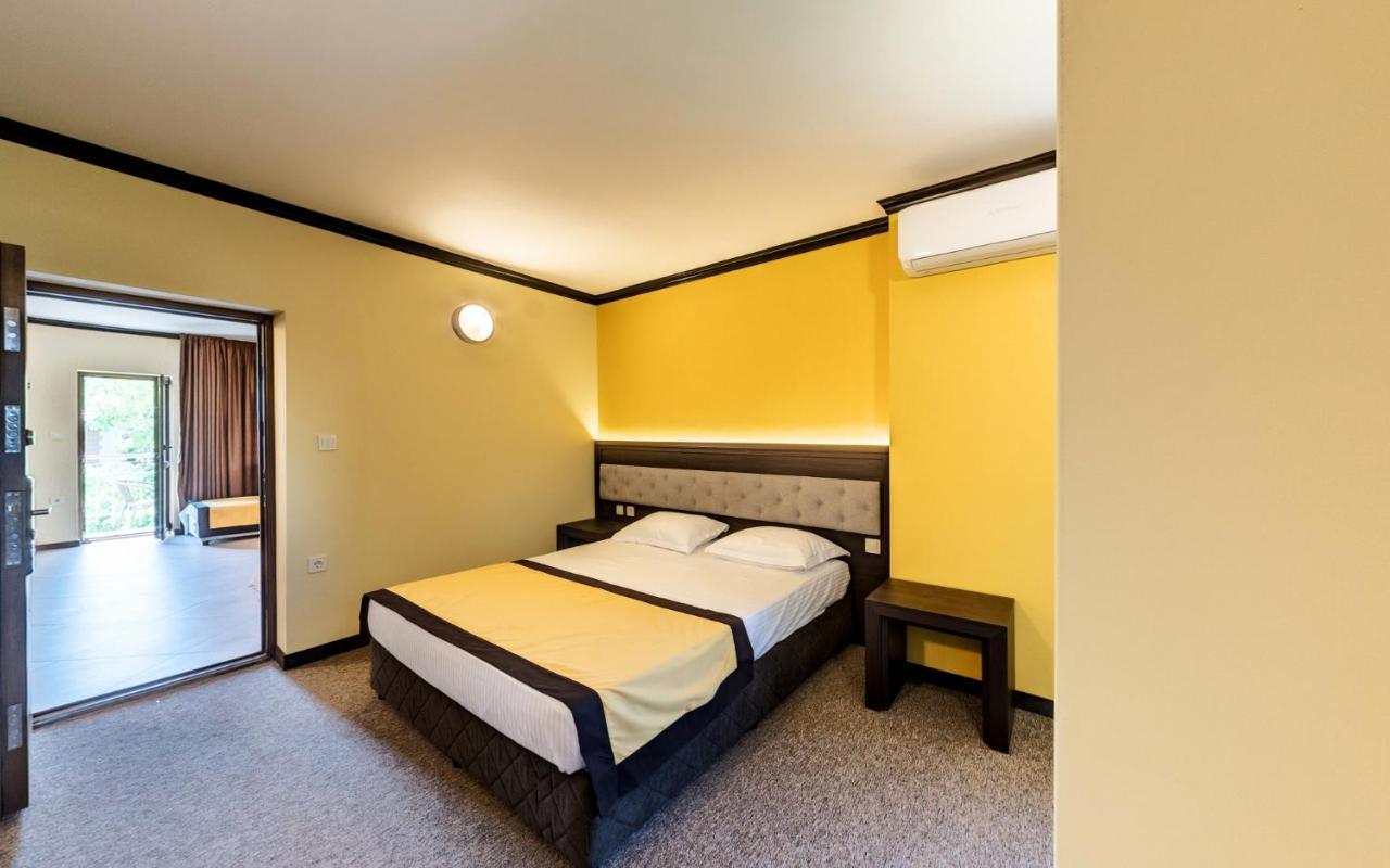 Family Hotel Bunara Brestnik Εξωτερικό φωτογραφία