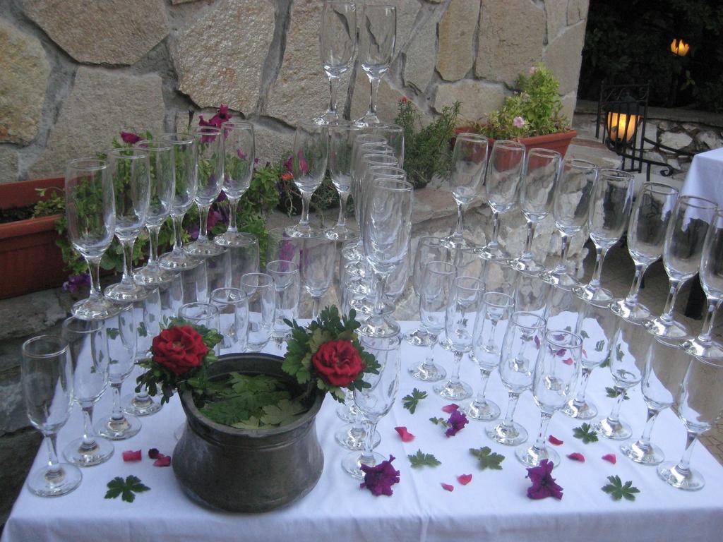 Family Hotel Bunara Brestnik Εξωτερικό φωτογραφία
